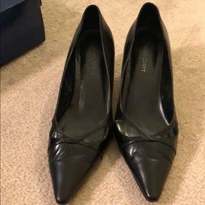 BRAND NEW KAREN SCOTT HEELS